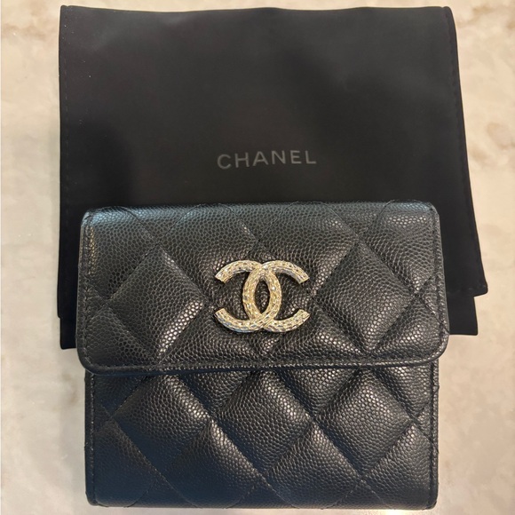 Chanel Black Quilted flap Wallet - Picture 1 of 8
